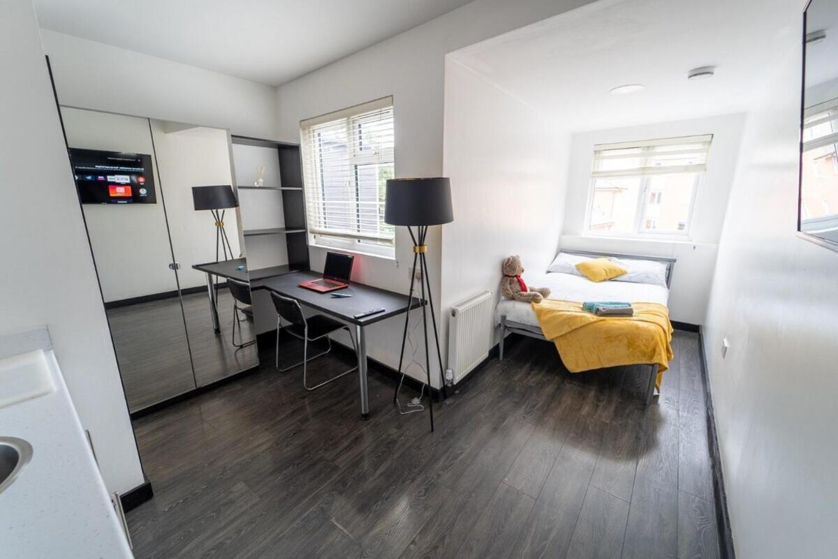 Stay Sa Cosy Equipped Studios Available 10 Mins From The City! Free Wifi &50" Smart Tv'S! Birmingham Camera foto
