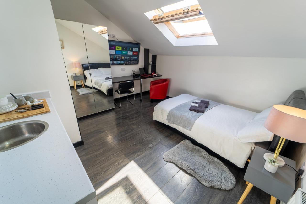 Stay Sa Cosy Equipped Studios Available 10 Mins From The City! Free Wifi &50" Smart Tv'S! Birmingham Camera foto